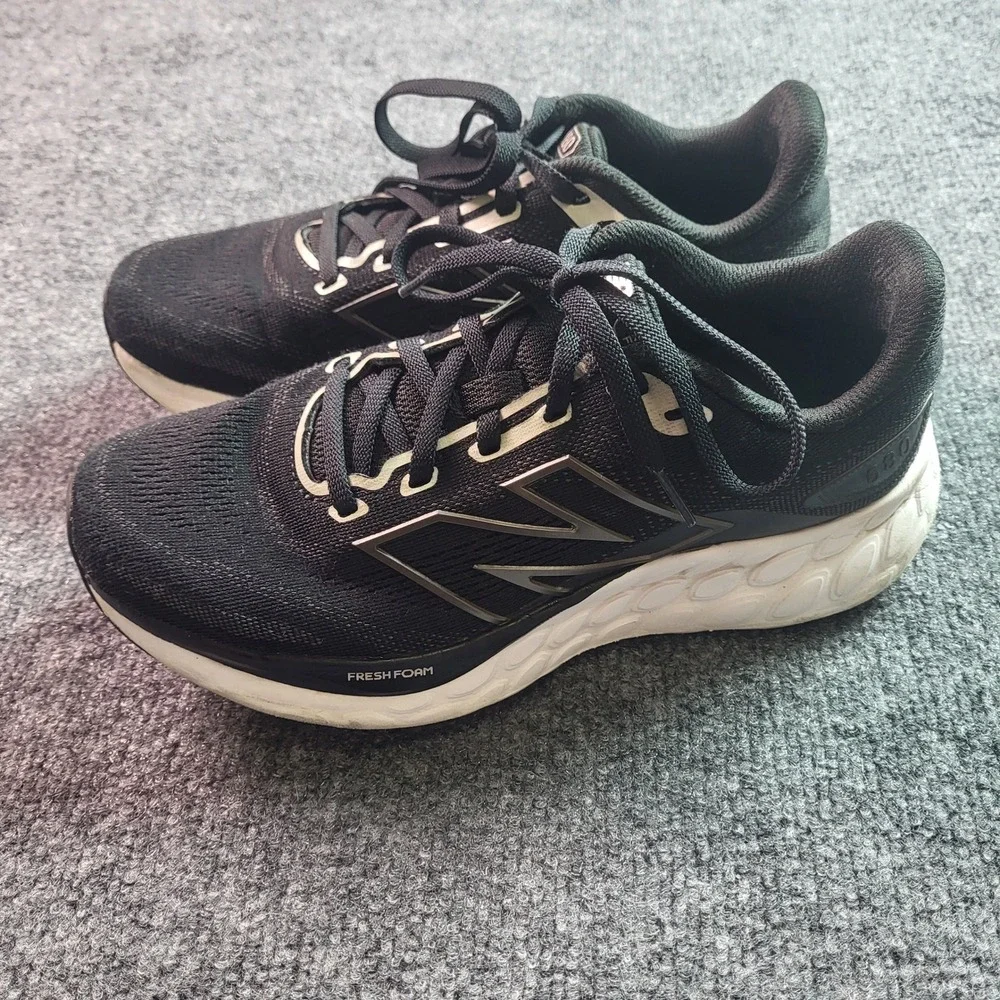 New Balance Fresh Foam 680 v8‎ Womens Running Shoes Black White W680LK8 Size 7.5